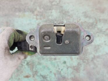 Замки: Замок багажника Subaru 1995 г., Б/у, Оригинал, Германия — 10