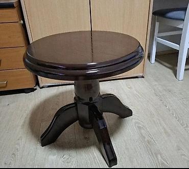 Tražim pomoćni radnik u stolorskoj radionici. Broj telefona — 1