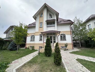 новый шикарный особняк: 100 м², 10 комнат, Забор, огорожен