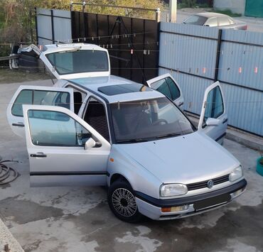 Volkswagen: Volkswagen Golf: 1994 г., 1.6 л, Механика, Бензин, Хэтчбэк