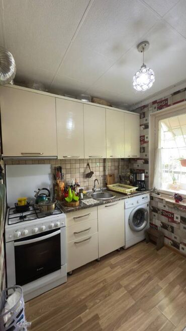 куплю кв в канте: 3 комнаты, 58 м², 104 серия, 1 этаж