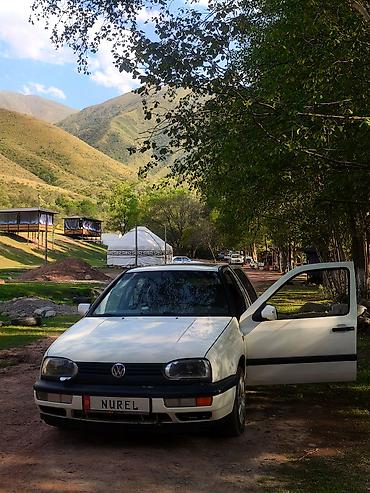 коробка на гольф 2: Volkswagen Golf: 1993 г., 1.8 л, Механика, Бензин, Хэтчбэк — 1