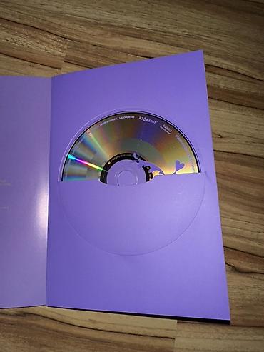 Kasete, CD i DVD: K‑pop set: magazini, albumi, stikeri i sitni merch Prodajem svoje — 19