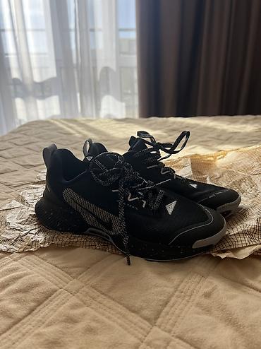 Кроссовки и спортивная обувь: Кроссовки, 36.5, Nike, Новый, цвет - Черный, Самовывоз — 1
