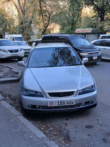 дверь мазда примаси: Honda Accord: 2002 г., 1.8 л, Автомат, Бензин, Седан