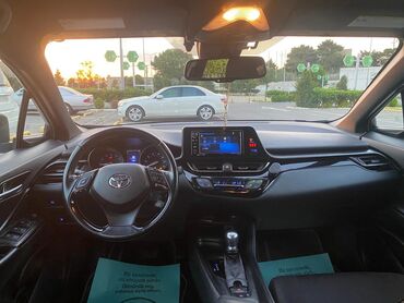 Toyota: Toyota C-HR: 2 l | 2017 il Ofrouder/SUV — 5