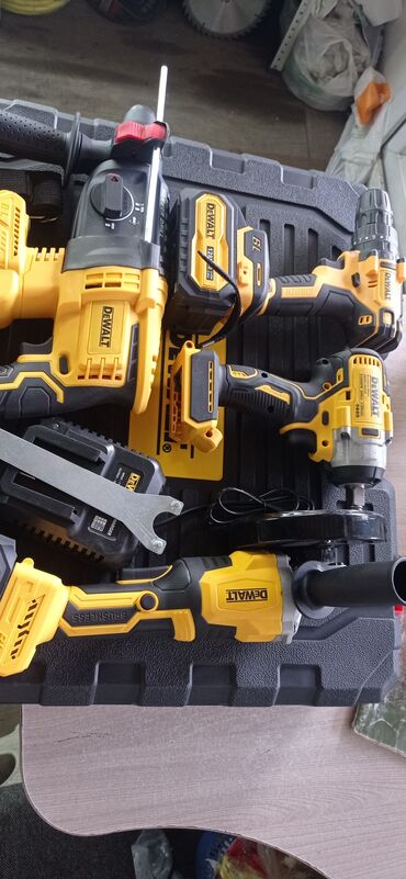 офисное кресло ош: Набор аккумуляторного инструмента DeWalt в кейсе. Состав: -