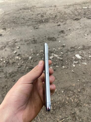 кел кел: IPhone X, Б/у, 64 ГБ, White Titanium, Защитное стекло, 80 %