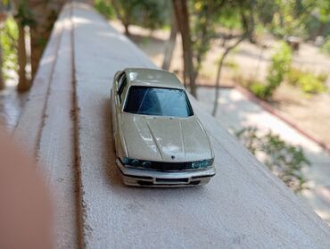 Əntiq vazalar: Buraqo şirkətinə aid 1/43 ölçüdə olan BMV e 34 Model tam yığılmış