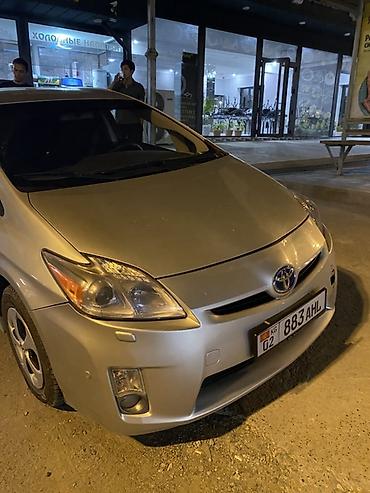lada 9: Toyota Prius: 2015 г., Гибрид, Хэтчбэк — 2