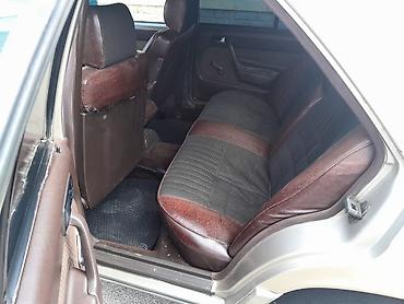 Mercedes-Benz: Barter maraqldir - Kuzov: 4 qapılı sedan, gümüşü rəng - Mühərrik: ön — 10