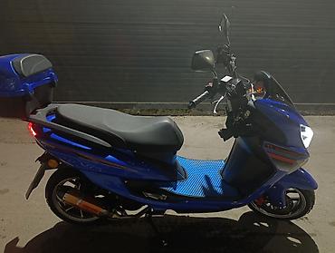 Скутеры: Макси-скутер 150 куб. см, Бензин, Б/у — 4