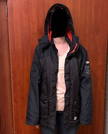 pencekler: Qara rəngli kapüşonlu qış gödəkçəsi - Rəng: tünd qara, iç hissədə