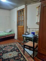 сдается 3 комнатная квартира: Metro elmlere yaxın bir otaglı heyet evi kirayə verilir girisi ayrı