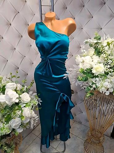 terrex 39: Elegantna satenska haljina na jedno rame - Model: asimetrična, jedno — 1