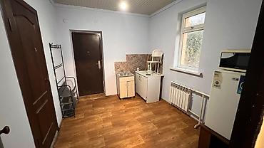 Бөлмөлөр: Сдаю квартиру в частном доме.В квартире имеется душ,туалет,холодная — 5
