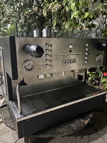 ZX: Gaggia (kommersiya tipli) qəhvə maşını - İki qollu espresso