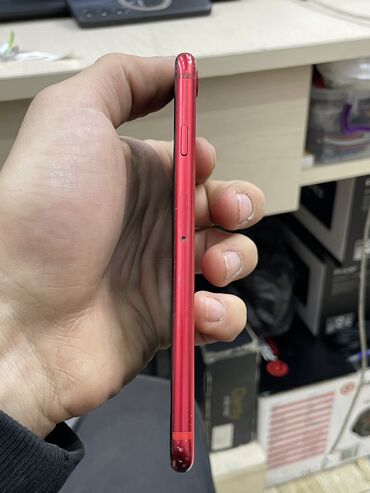 Apple iPhone: IPhone SE, 64 GB, Qırmızı, Barmaq izi, Simsiz şarj — 7