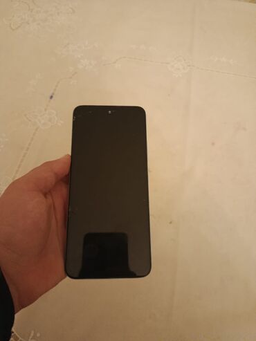 Digər mobil telefonlar: Məhsul: Smartfon Xüsusiyyətlər və dizayn: - Sümükvari düz kənarlı — 1