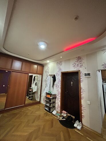 Uzunmüddətli kirayə mənzillər: Neftçilərdə Nazlı şadlıq sarayın yaxınlığında yerləşən yeni tikili -da lalafo.az — 9 Uzunmüddətli kirayə mənzillər: Neftçilərdə Nazlı şadlıq sarayın yaxınlığında yerləşən yeni tikili — 9