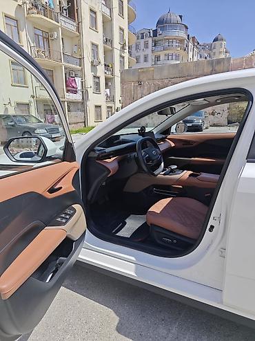 2005 kia sephia: Changan Qiyuan A05: 4.3 l | 2024 il 88000 km Sedan — 5
