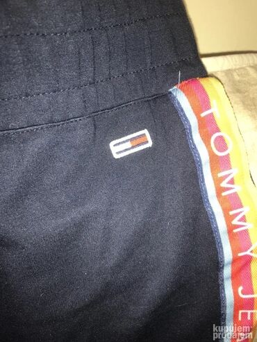 Trenerke: Original Tommy Hilfiger trenerka M Teget plava Polustruk 43-46cm na lalafo.rs — 3 Trenerke: Original Tommy Hilfiger trenerka M Teget plava Polustruk 43-46cm — 3