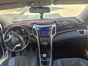 hyundai i30 stop: Hyundai i30: 1.6 l | 2013 il Universal — 8