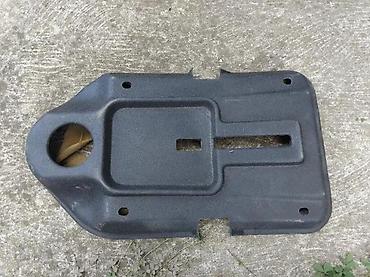nodi auto: NEKORISCENA PLASTIKA KONZOLA MENJACA ZASTAVA 101 128 | Nekorisceno — 3