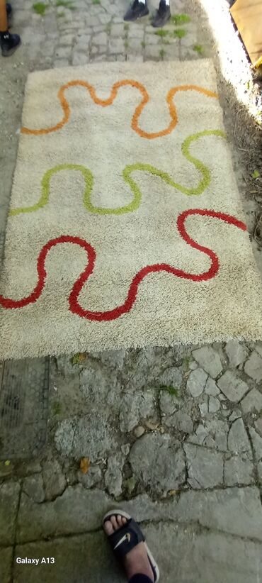 Tepisi i prostirke: Tepisi polovni od 1500din do 4000din i polovan namestaj Zemun za sve — 10