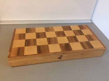 Društvene igre: Sah iz 70-tih Drvene figure, drvena kutija 33x32.5cm Stanje kao na — 10