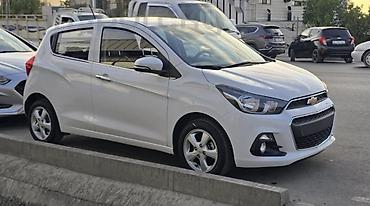продаю авто в рассрочку: Chevrolet : 2018 г., 3 л, Автомат, Гибрид, Хэтчбэк — 2