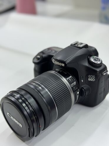 Фотоаппараты: Срочно 🚨 продаю фотоаппарат 📸 Canon 60d 18-200mm Полный комплект