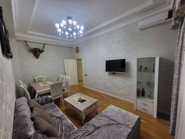 astarada ev: Kristal Abşeron bulvar2. 7ci mertebe içi full dolu həyət və dəniz