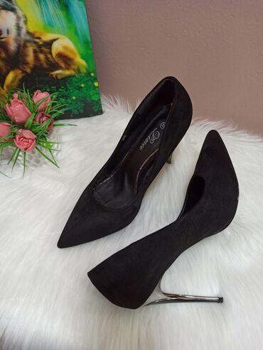 broj sa: Pumps, 39