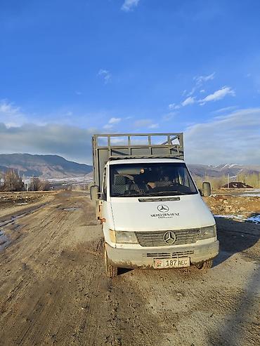 prius 30: Легкий грузовик, Mercedes-Benz, Стандарт, 3 т, Б/у — 3