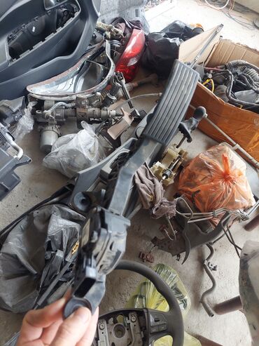 Avtomobil salonu üçün digər detallar: Tehlukesizlik kemeri 10azn istenilen teref var.pllasmaslar hisseler ve — 13