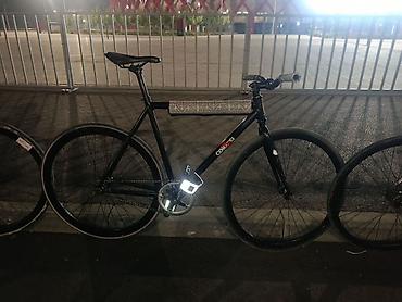 Фикс-байк (single speed/фикс) в минималистичном городском исполнении