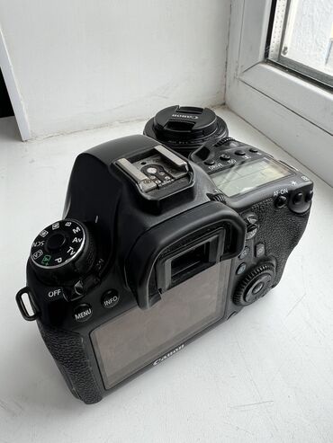 canon eos m: Продаю профессиональный фотоаппарат Canon 6d цена 31000 2-мя бат и