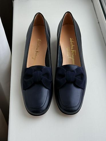 Туфли: Туфли Salvatore Ferragamo Varina/ Vara (классическая линейка Boutique) — 1