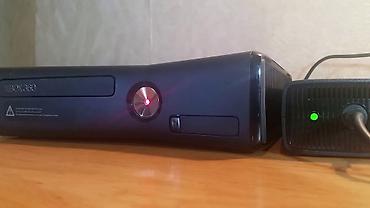 xbox 720: Xbox 360 slim 250 gb более 30 игр В комплекте, джойстик, блок питания — 2