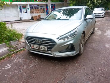 маленький автомобиль: Hyundai Sonata: 2017 г., 2 л, Автомат, Газ, Седан