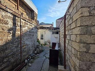 Həyət evləri və villalar: 6 otaqlı, 99 kv. m, Orta təmir — 4
