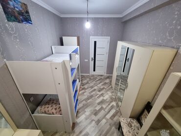 Uzunmüddətli kirayə mənzillər: - Çoxmərtəbəli yaşayış kompleksində mənzil. - Geniş, səliqəli həyət — 16