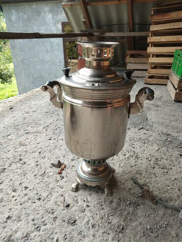 Mikserlər: Klassik metal samovar - Material: parlaq metal korpus, relyefli bəzək