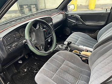 Volkswagen: Volkswagen Passat Variant: 1994 г., 1.8 л, Механика, Бензин, Универсал — 7