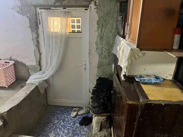 Köhnə tikili: Neftçilər metrosuna 5 dəqiqəlik məsafədə ev satılır(2 ev)1 otaq 3-ə -da lalafo.az — 12 Köhnə tikili: Neftçilər metrosuna 5 dəqiqəlik məsafədə ev satılır(2 ev)1 otaq 3-ə — 12