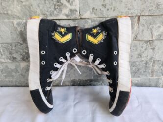 Women's Sneakers and athletic shoes: Converse, 38.5 — 9