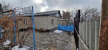 Продажа коттеджей и домов: Продается частный дом с приусадебным участком. - Участок: ровный — 2