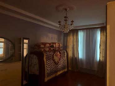 Həyət evləri və villaların satışı: Satılır: Həyətyanı ev ṣamaxu - Geniş, daş döşəməli həyət. Həyətin — 3