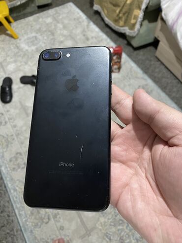 Apple iPhone: IPhone 7 Plus, Б/у, 128 ГБ, Черный, Чехол, 75 %